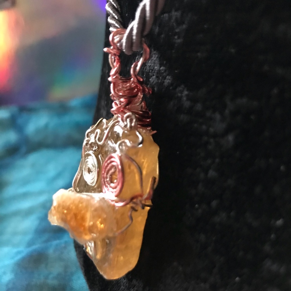 Orange & yellow citrine crystal wire wrap necklace - Picture 5 of 8
